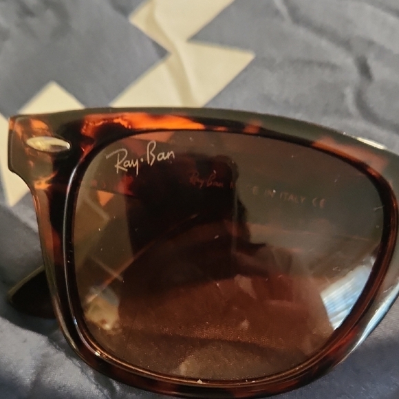 Ray-Ban Leopard Pattern Sunglasses - Picture 3 of 4